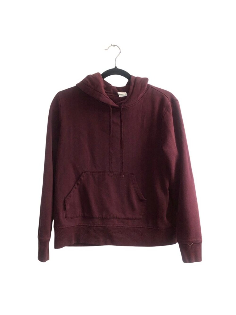 AMAZON ESSENTIALS- WOMENS BURGUNDY PULLOVER KANGAROO POCKET HOODIE SIZE MEDIUM